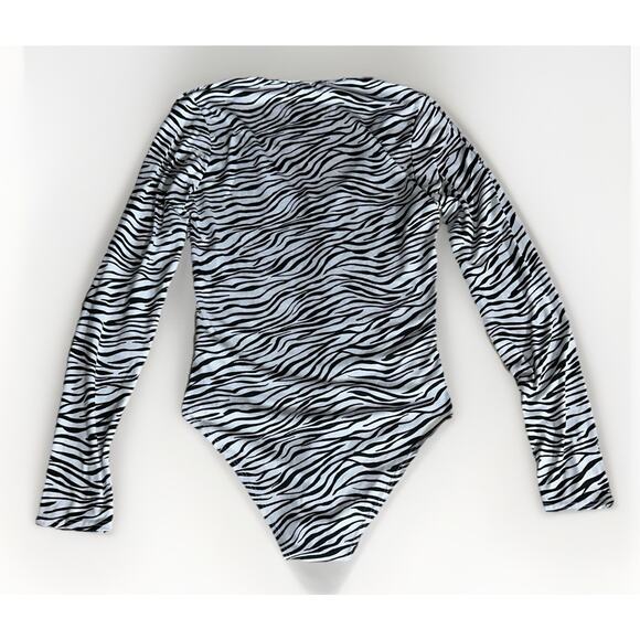 Cabi Zebra Print Long Sleeve Bodysuit Women’s Size Small V-neck - Picture 2 of 7